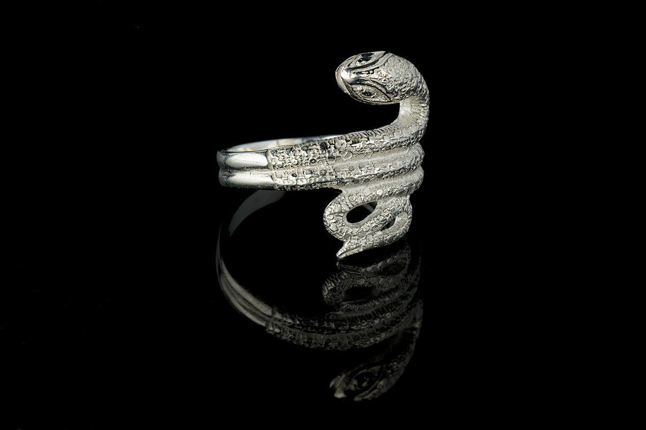 Snake ring in silver